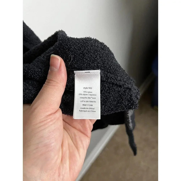 Barefoot Dreams CozyChic Cliffside Wrap One Size Black Graphite 902 Women’s - Picture 5 of 7